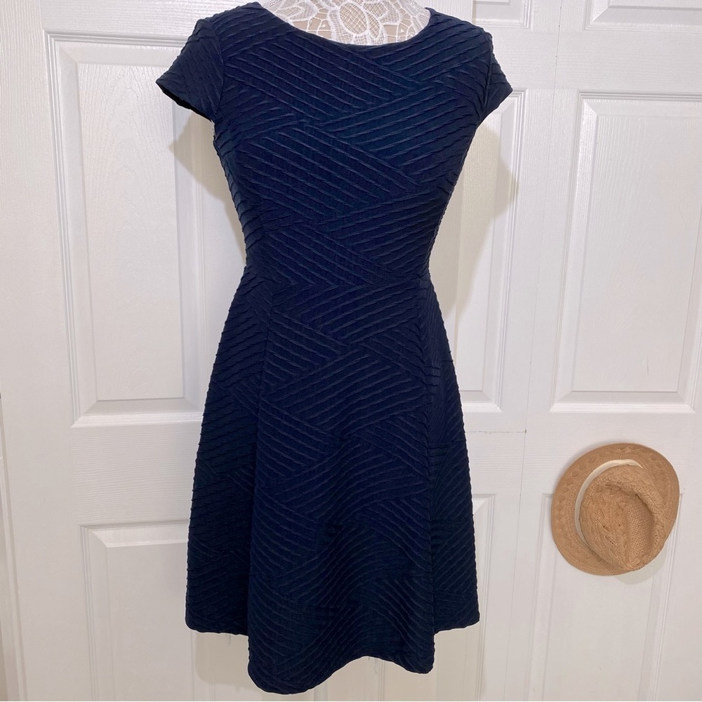 Enfocus Studio Navy Blue Strech Midi Dress Textured size 6